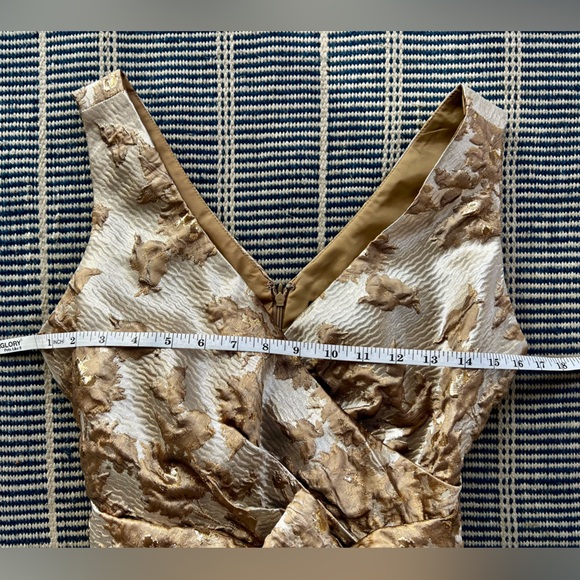 Donna Karan New York metallic brocade sleeveless wrap effect ball gown size 2 - Picture 5 of 8